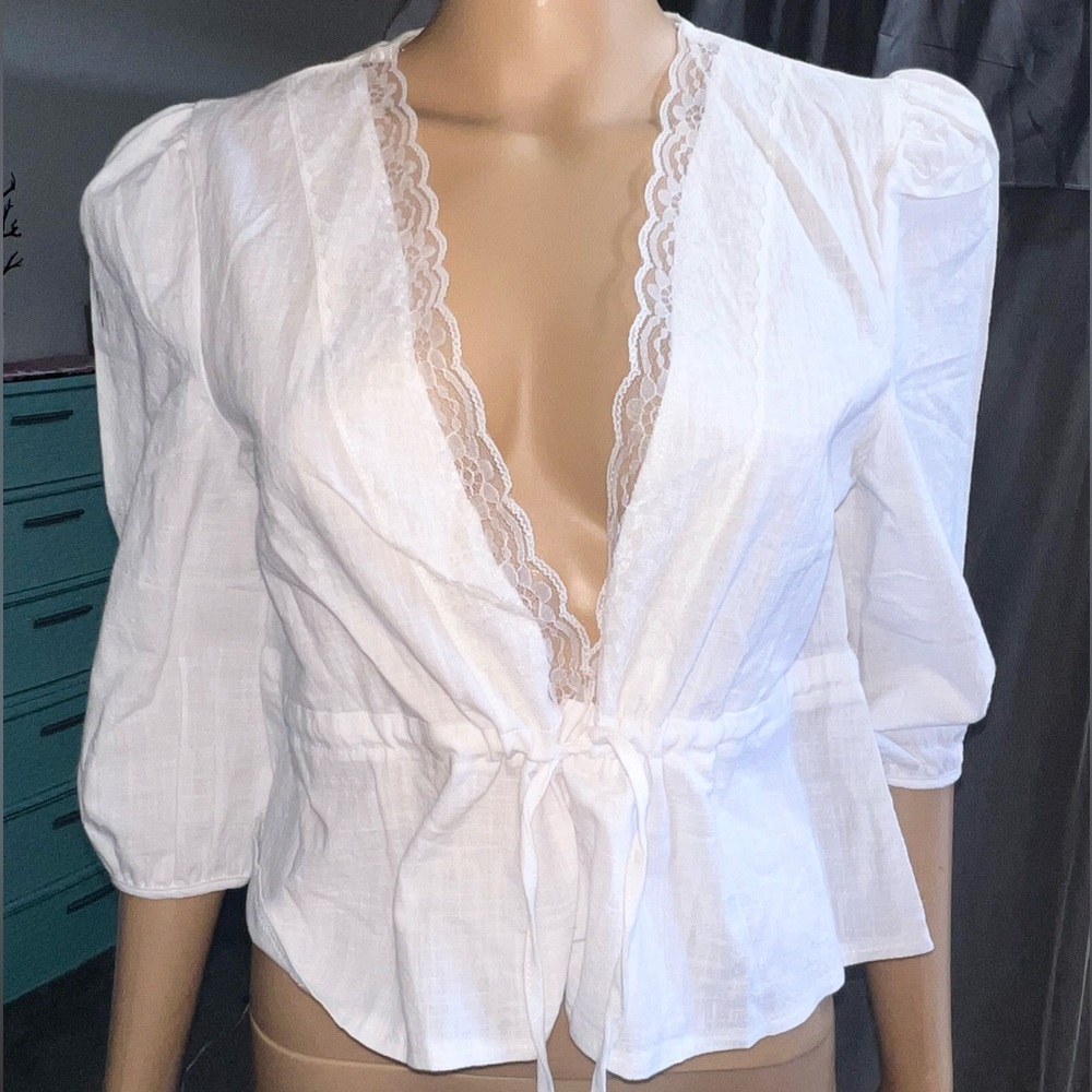 $5~WHITE COVER UP~NEW~$5 WHEN BUNDLED WITH 3 OR MORE ITEMS